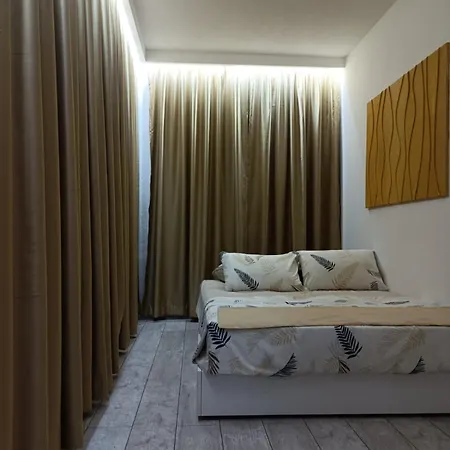 Cozy With Garden Apartamento Saraievo