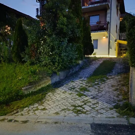شقة Cozy With Garden *