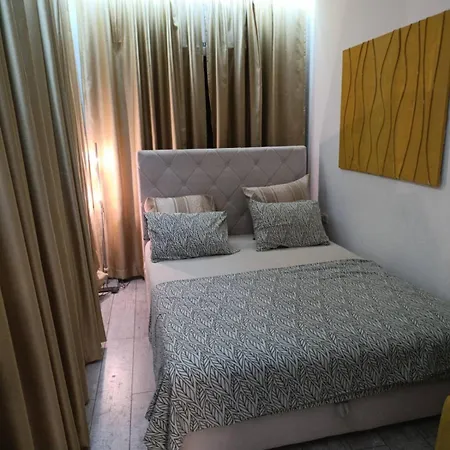 Cozy With Garden Apartament